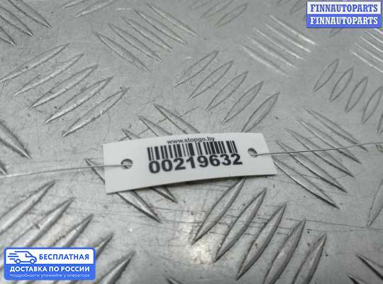 Петля капота на Mercedes-Benz E (W212)