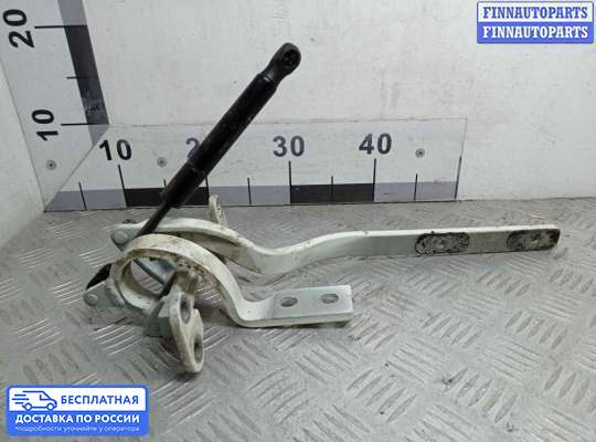 Петля крышки багажника на Porsche Cayenne I (955/957)