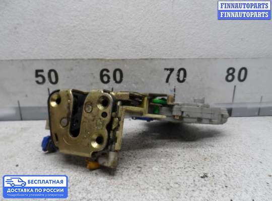 Замок боковой двери на Nissan Primera (P11)