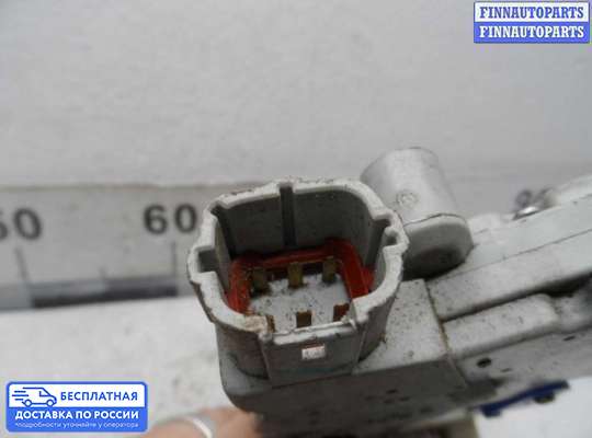 Замок боковой двери на Nissan Primera (P11)
