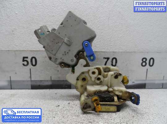 Замок боковой двери на Nissan Primera (P11)