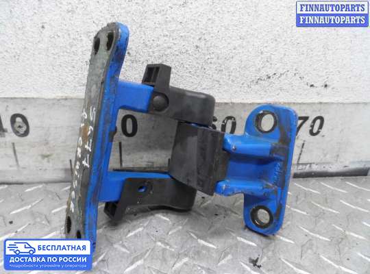 Петля крышки багажника на Toyota FJ Cruiser