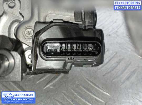 Замок боковой двери на Volvo XC90 II