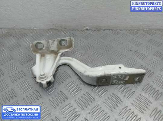Петля капота на Fiat 500L