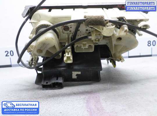 Блок управления печкой на Toyota Matrix I (E13)