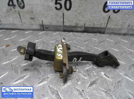 Ограничитель двери на Toyota Camry XV30