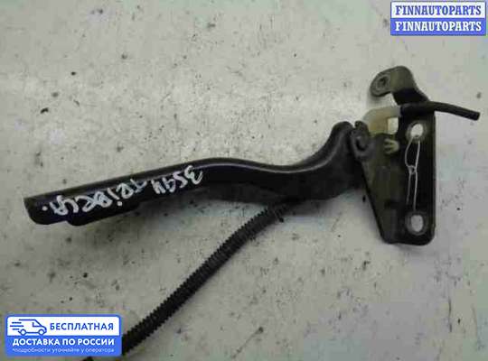 Петля капота на Subaru Tribeca