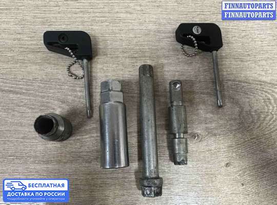 Болт колесный (гайка) на Toyota Land Cruiser 200