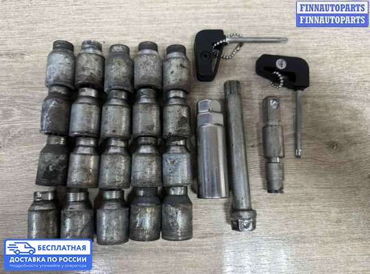 Болт колесный (гайка) на Toyota Land Cruiser 200