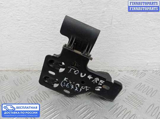Замок капота на Volkswagen Touareg I (7L)