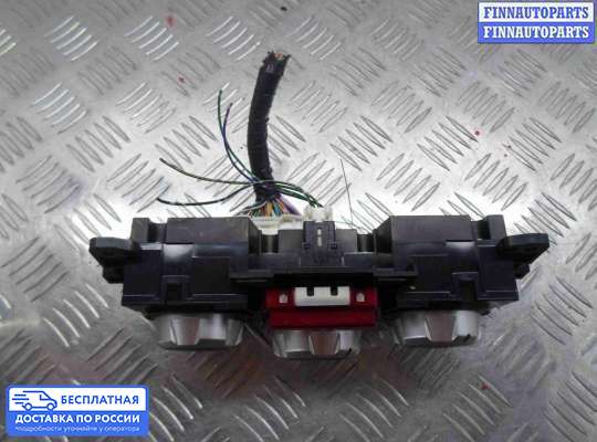 Блок управления печкой на Subaru Forester III (SH)