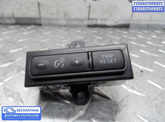 Кнопки на Infiniti Q50 (V37)