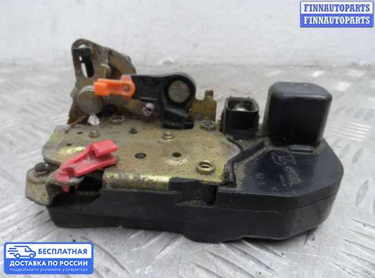 Замок боковой двери на Jeep Cherokee II / Liberty (KJ)
