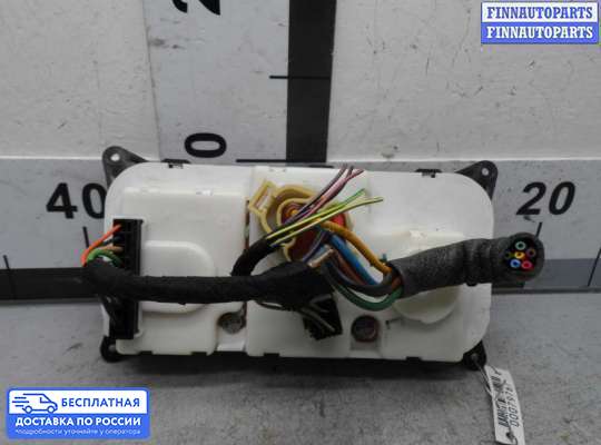 Блок управления печкой на Jeep Cherokee II / Liberty (KJ)