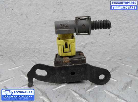 Датчик удара (Airbag) на Toyota Matrix I (E13)