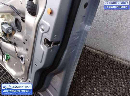 Замок боковой двери на Mercedes-Benz C (W204)