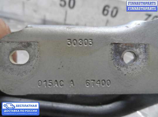 Петля капота на Chrysler Pacifica