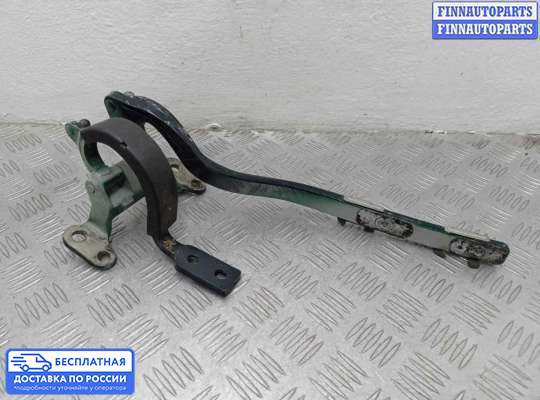 Петля крышки багажника на Volkswagen Touareg I (7L)