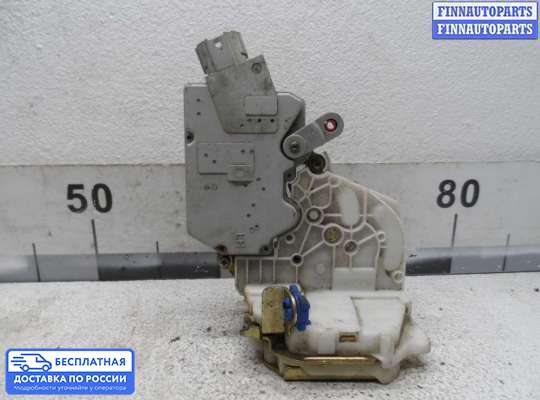 Замок боковой двери на Nissan Primera (P11)