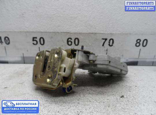 Замок боковой двери на Nissan Primera (P11)