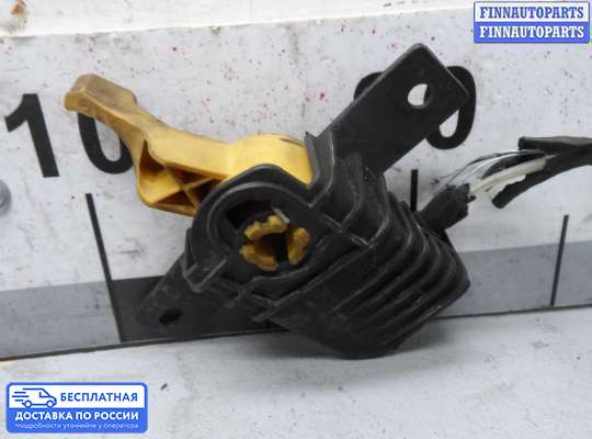 Замок капота на Ford Kuga II / Escape III