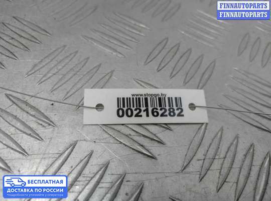 Петля крышки багажника на Volkswagen Touareg I (7L)