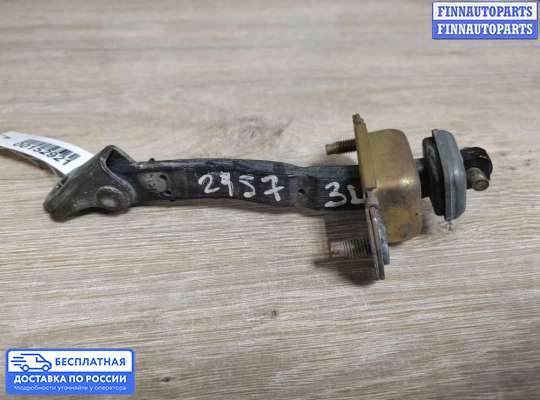 Ограничитель двери на Subaru Tribeca