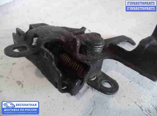 Замок капота на Toyota FJ Cruiser