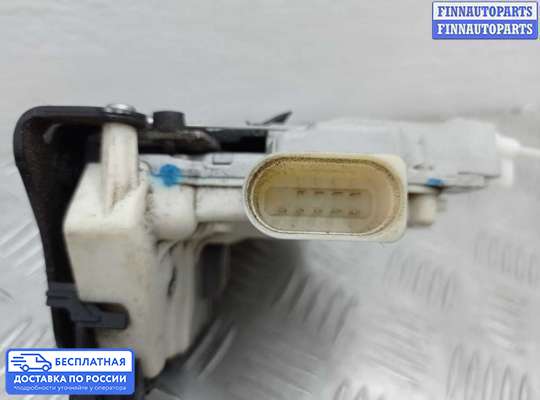 Замок боковой двери на Audi Q7 (4L)