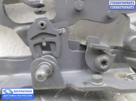Петля капота на BMW 5 (F10/F11)
