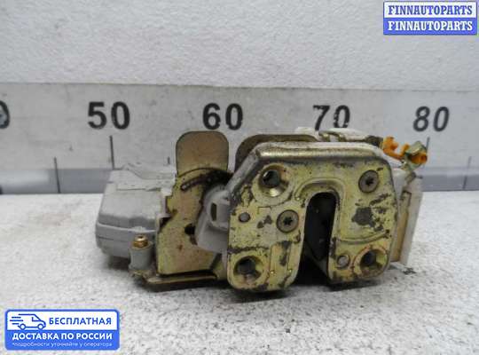 Замок боковой двери на Nissan Primera (P11)