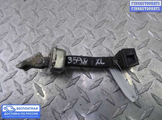 Ограничитель двери на Peugeot 4007