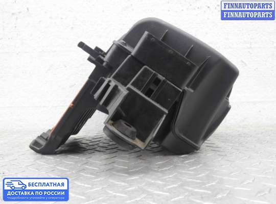 Корпус воздушного фильтра на Mercedes-Benz C (W204)