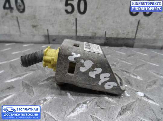 Датчик удара (Airbag) на Toyota Camry XV30