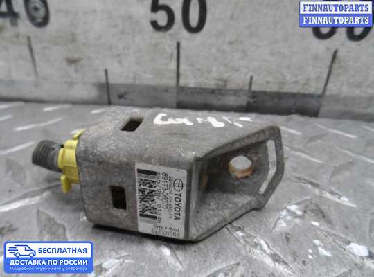 Датчик удара (Airbag) на Toyota Camry XV30