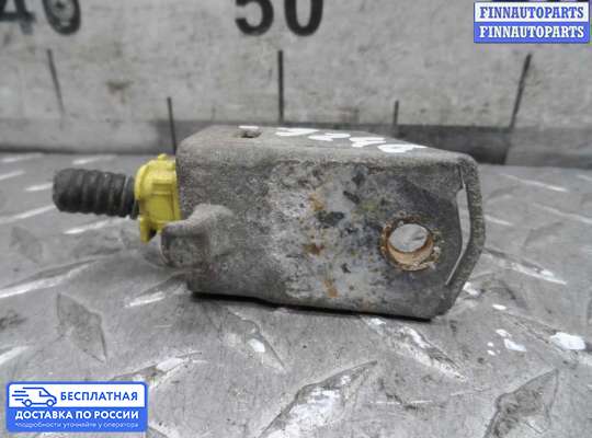 Датчик удара (Airbag) на Toyota Camry XV30