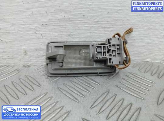 Фонарь салона (плафон) на Toyota Camry XV40