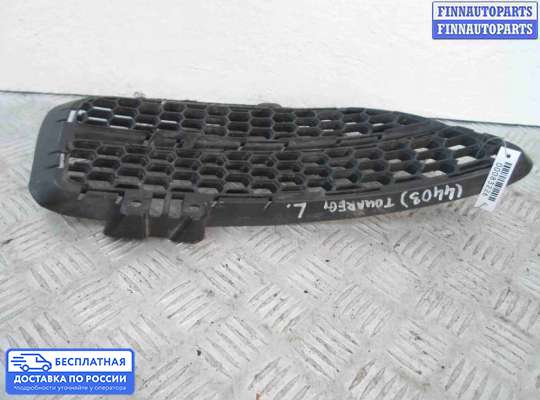 Решетка (заглушка) бампера на Volkswagen Touareg I (7L)