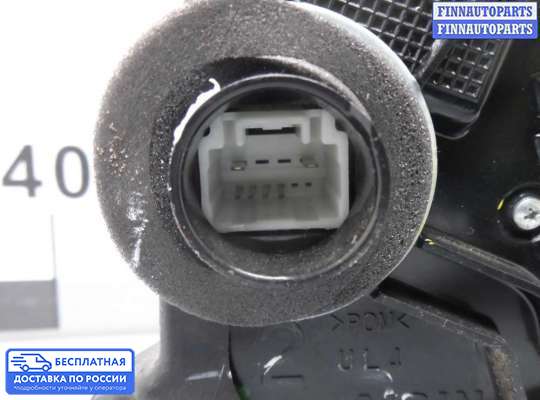 Замок боковой двери на Toyota Camry XV50