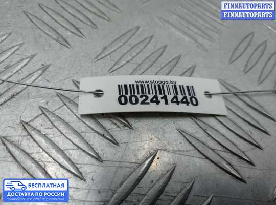 Петля капота на Volkswagen Touareg I (7L)