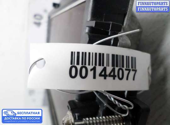 Дисплей бортового компьютера на Mercedes-Benz C (W204)