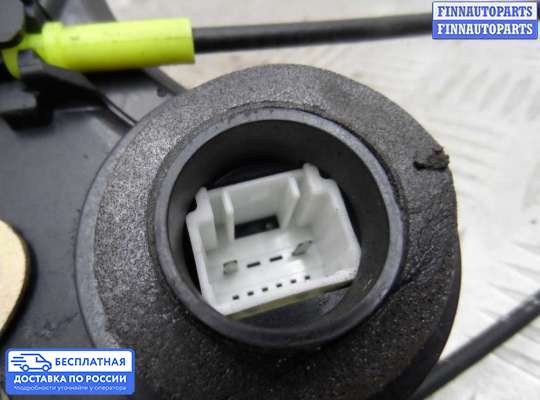 Замок боковой двери на Toyota Matrix I (E13)