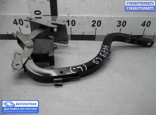 Петля крышки багажника на Lexus LS IV (XF40)