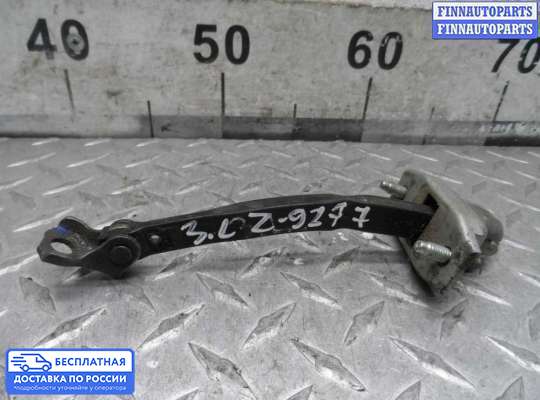 Ограничитель двери на Toyota Camry XV40