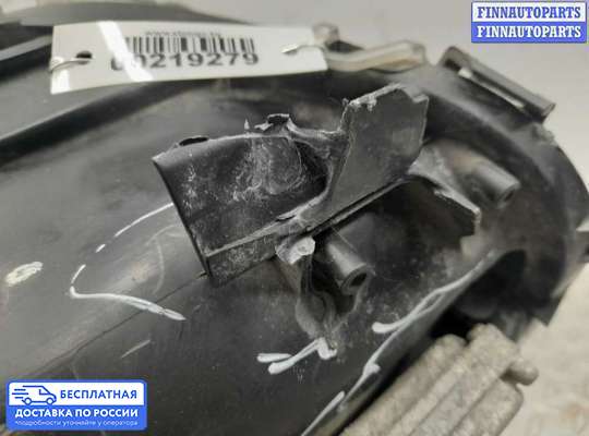 Фара передняя на Mercedes-Benz R (W251)