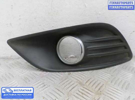 Решетка (заглушка) бампера на Ford Focus II