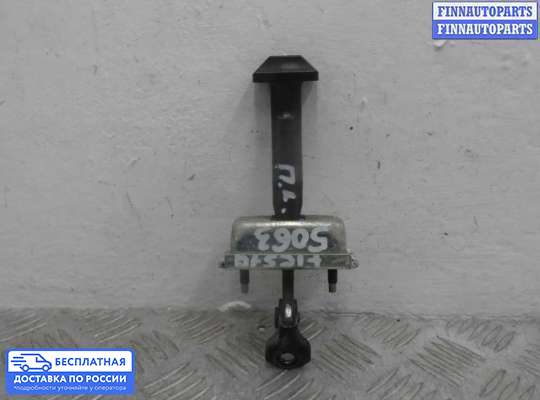 Ограничитель двери на Ford Fiesta VI