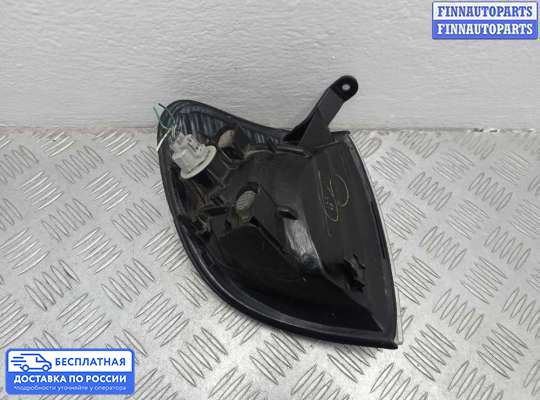 Поворотник передний на Toyota Tundra I