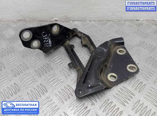 Петля капота на Volkswagen Touareg I (7L)