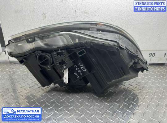 Фара передняя на Mercedes-Benz C (W204)